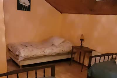 Un troisième lit simple dans la seconde chambre.